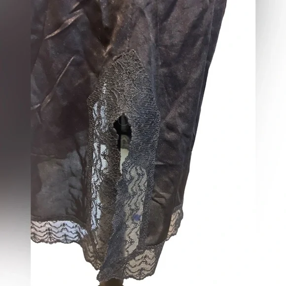 Vintage black double side slit lace bottom half slip. - Picture 3 of 4
